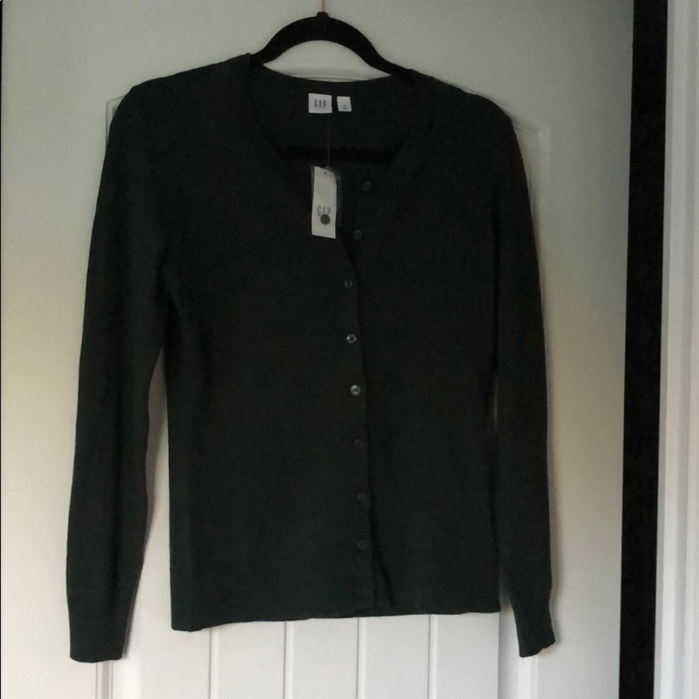 Beautiful darker green Heather Gap cardigan. NWT